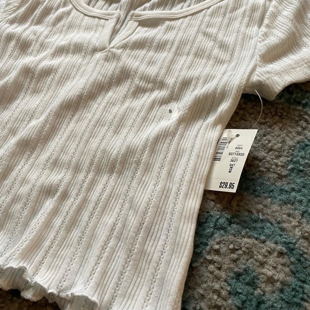 NWT! Ribbed crop top - Picture 4 of 6
